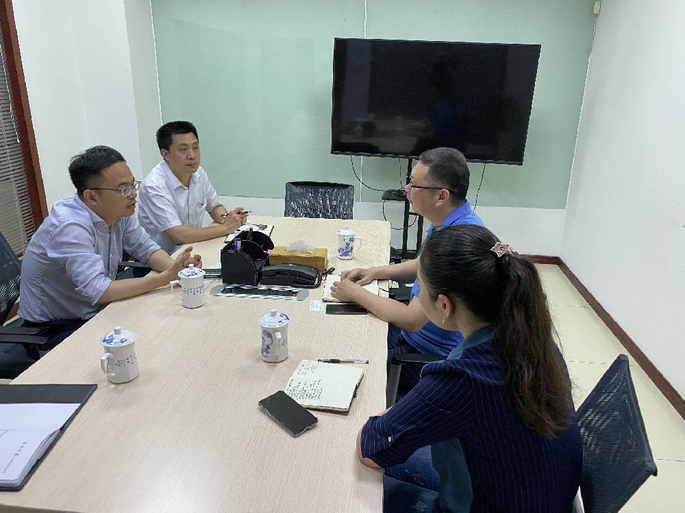 无锡市工信局领导来三亚正志污水处理技术有限公司科技开展“三联三解”活动